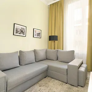 Jasne Studia Very Berry W Centrum Poznania By Renters Appartement